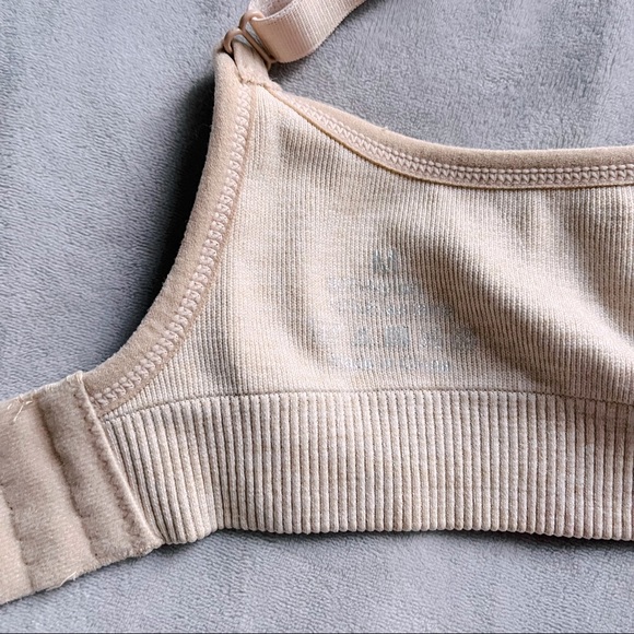 2 Nursing Bras - Picture 6 of 8